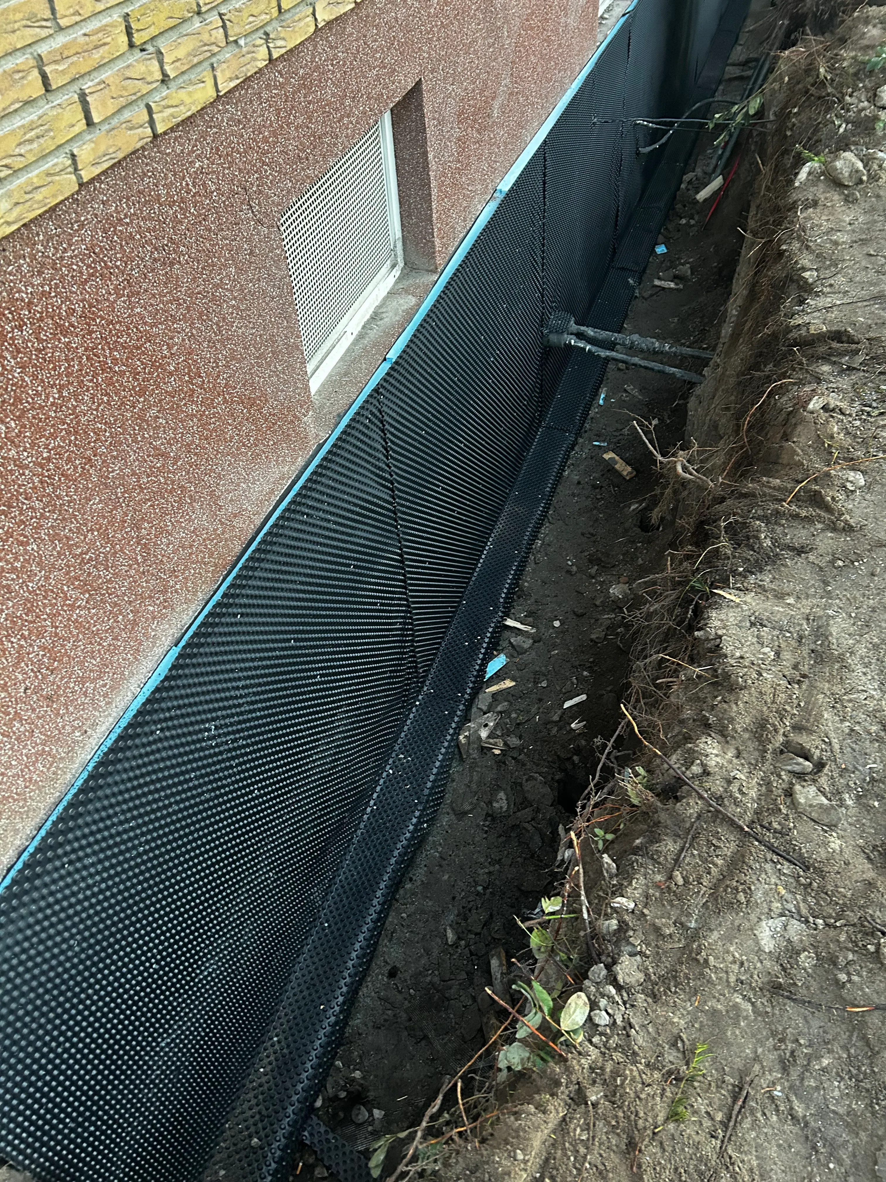 Fertige Drainage mit Filterkies