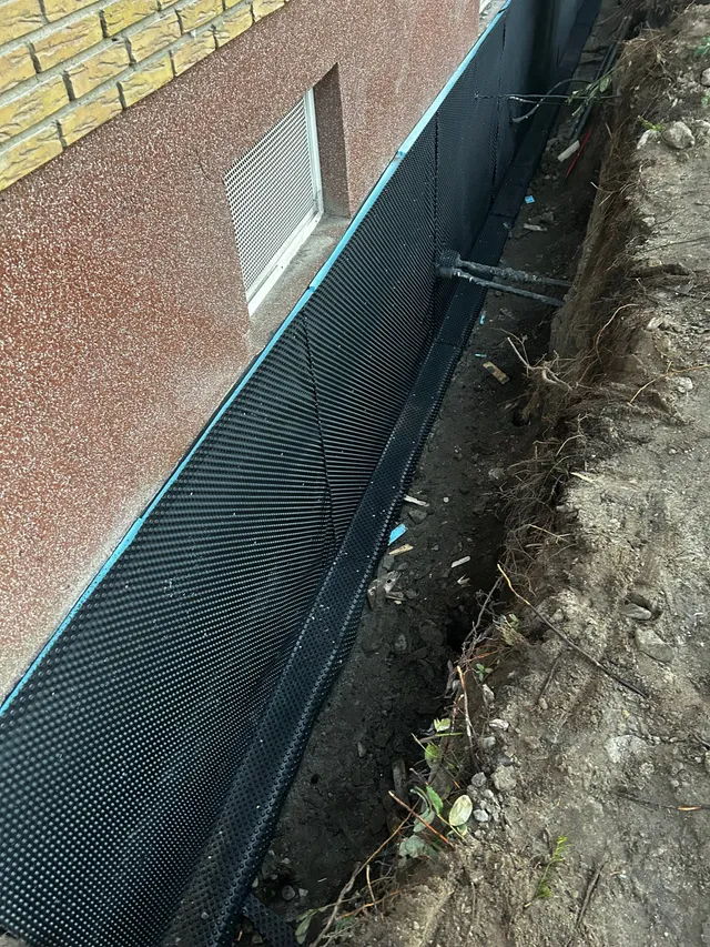 Fertige Drainage mit Filterkies